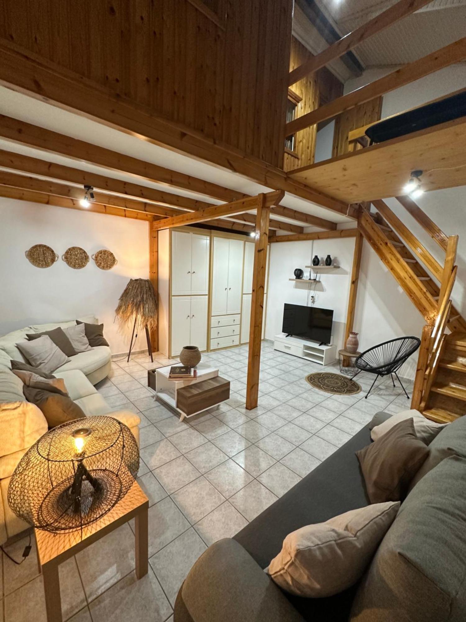Maria' S Apartment Lávrion 外观 照片